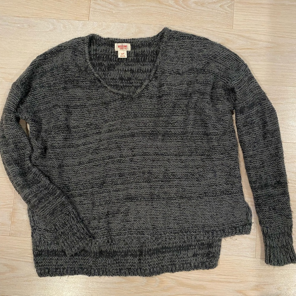 Gray mossimo sweater, size small